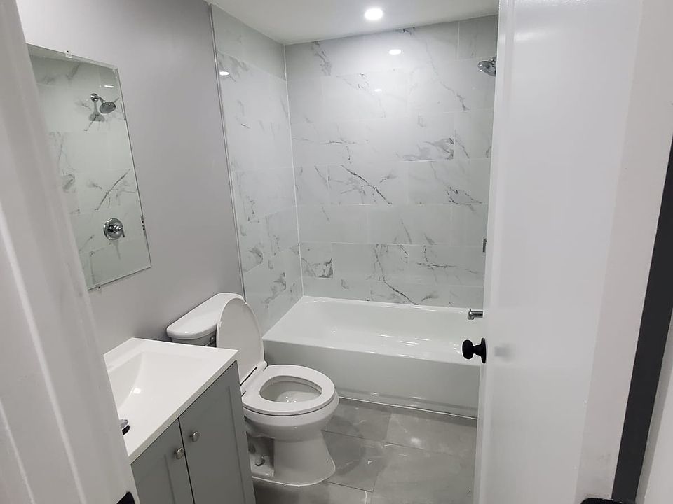 2nd image of 804 2nd St