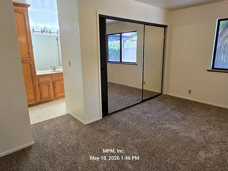 950 Player Ln — Photo 8