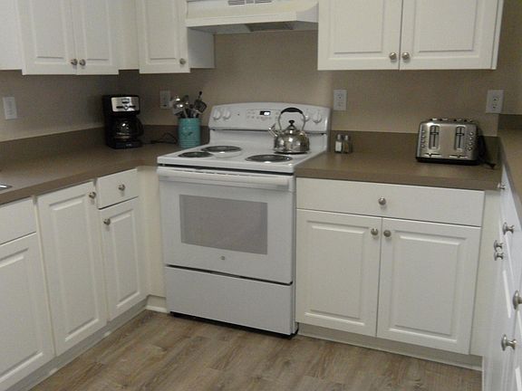 5th image of 7639 Leafwood Dr