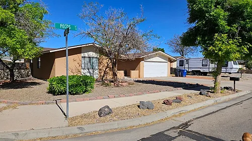 7201 Pecos Trl NW Photo 1