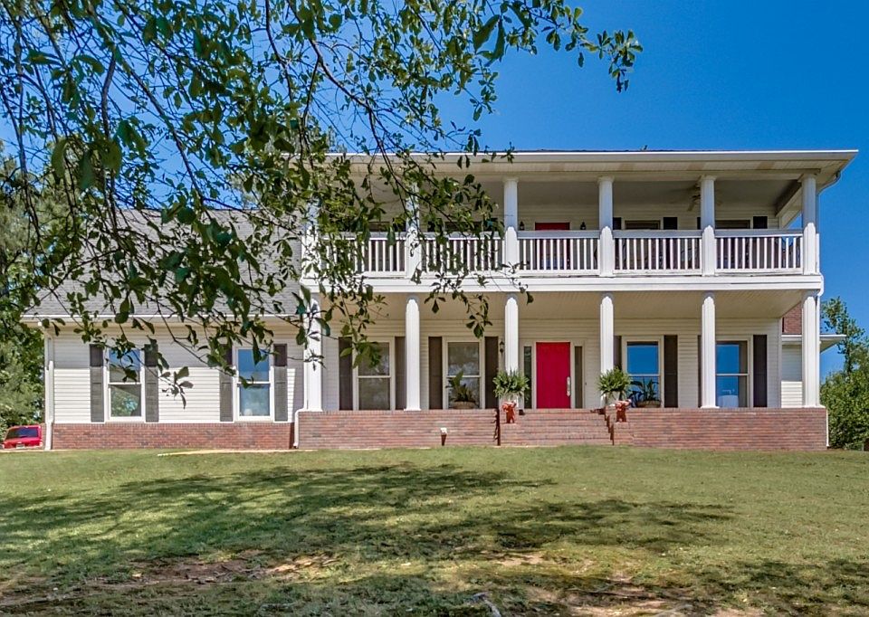 1st image of 5612 Honeysuckle Ln