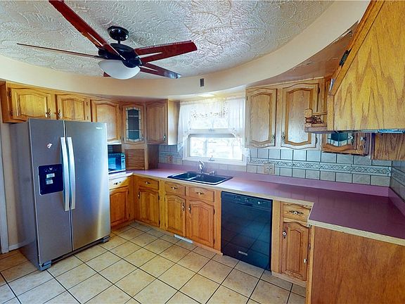 2nd image of 5936 Sunset Dr