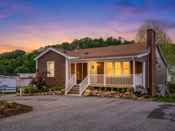 217 W 28th St, Buena Vista, VA 24416
