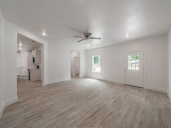 5th image of 4522 Kolloch Dr