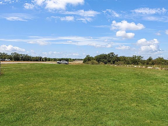 5th image of 3924 Highway 290 E