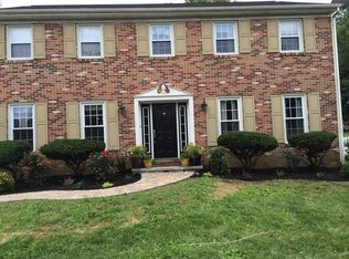 2556 Woodview Dr, Lancaster, PA 17601