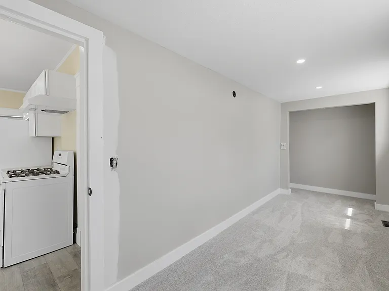 19 1/2 Balcom St #1 — Photo 7