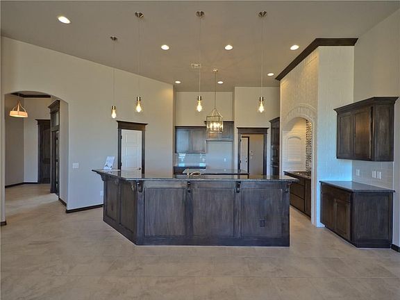4th image of 9125 SW 32nd St