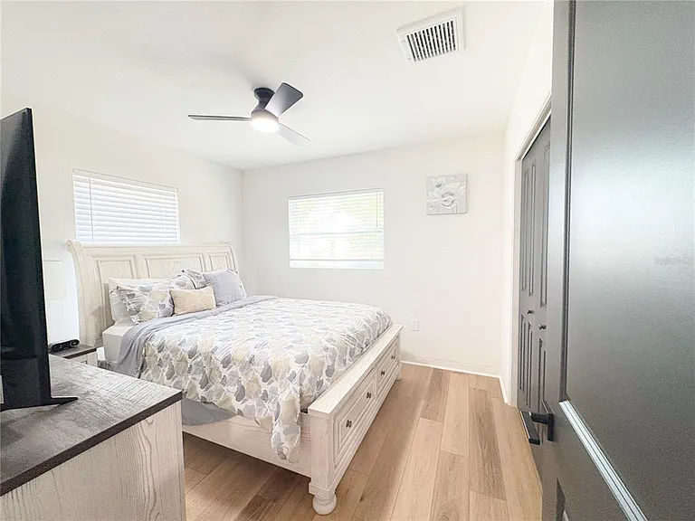 3054 Adrian Ave — Photo 15