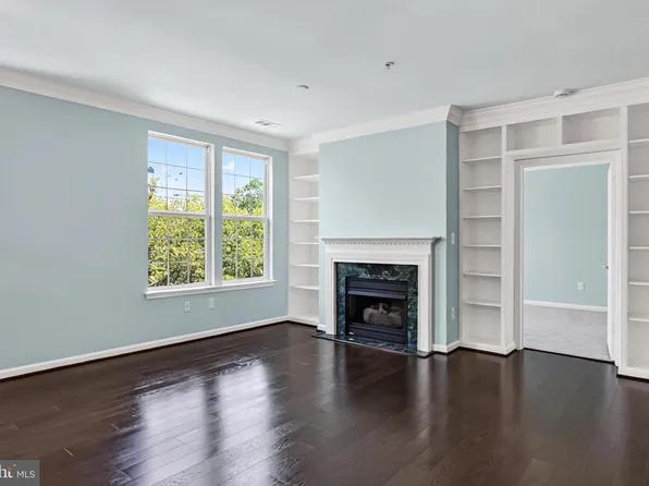 4950 Brenman Park Dr APT 308, Alexandria, VA 22304