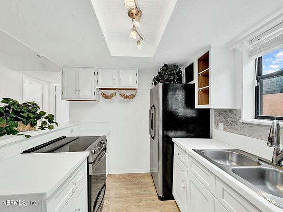 5th image of 5568 GREATPINE Lane S