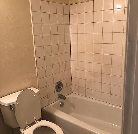 2nd image of 2707 Belmoor Dr
