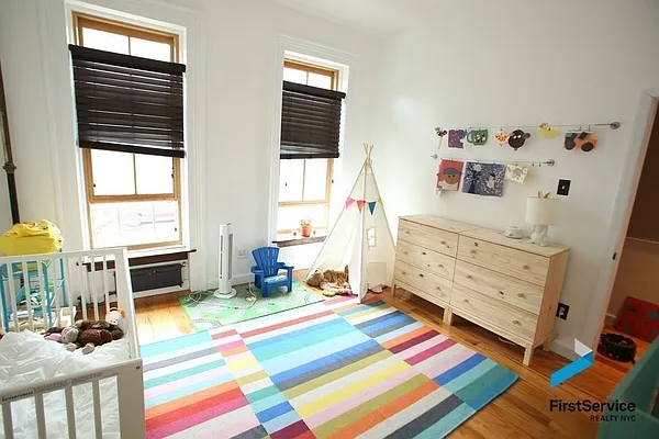 Rented by FirstService Realty (legacy) | media 10