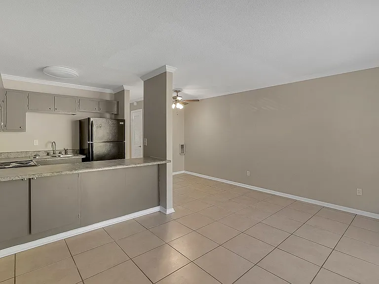 2925 Clairmont Ave S — Photo 19