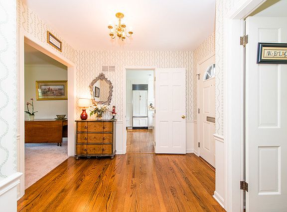 4th image of 315 Jeffery Ln