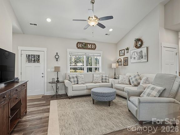 5th image of 9464 Riviera Dr