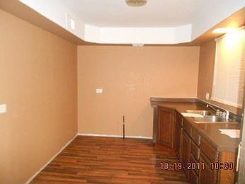 3rd image of 709 N Edgelawn Dr