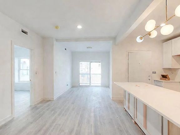 3rd image of 4939 N Saint Louis Ave APT 3N