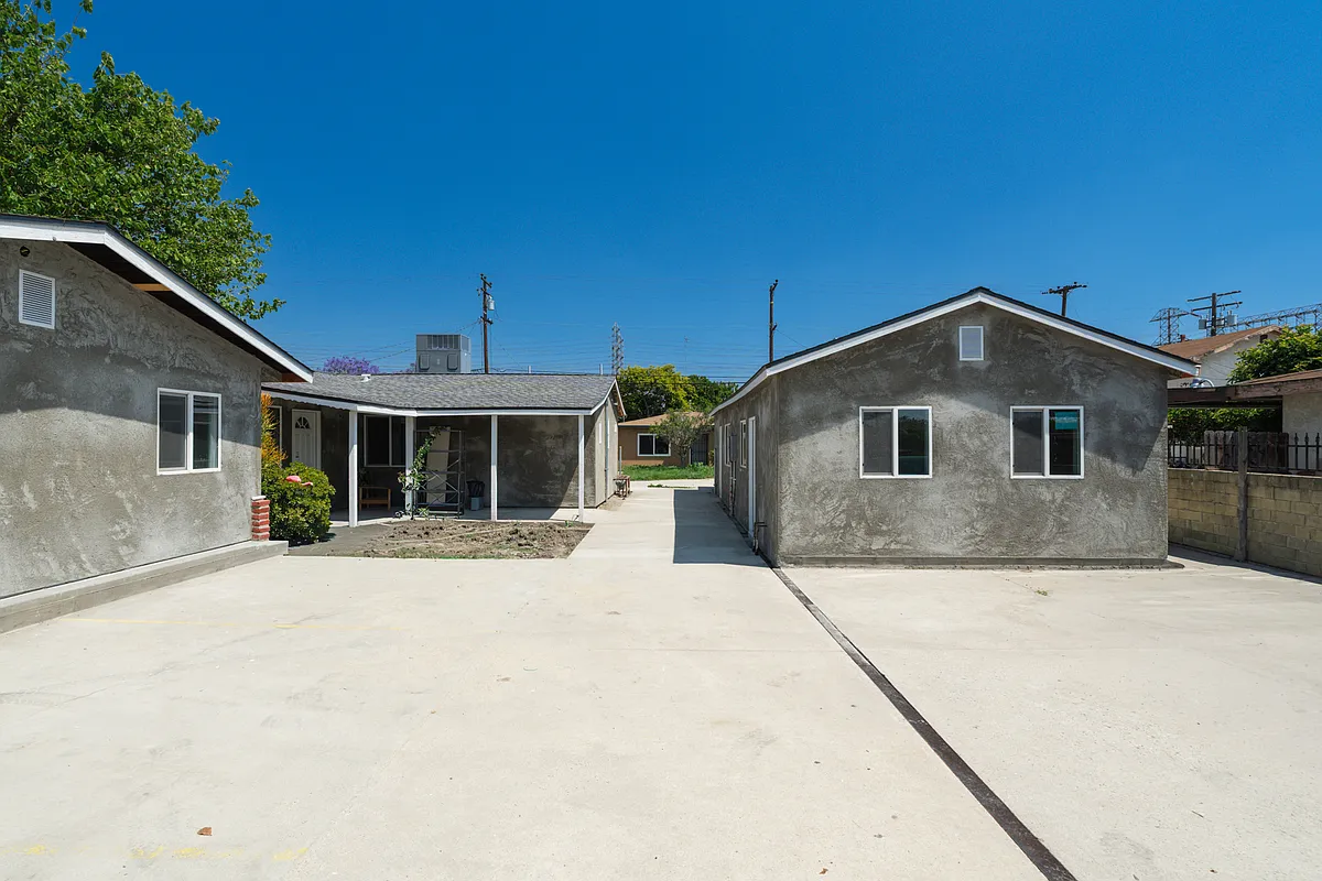Building Photo - 6858 Ira Ave