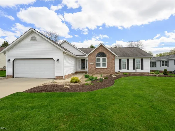 3606 Falcon Chase St NW, Uniontown, OH 44685