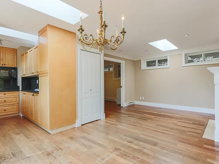 545 Thetford Pl — Photo 8