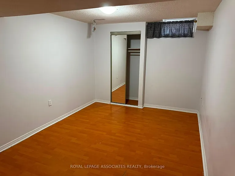 435 Elson St #BASEMENT — Photo 6