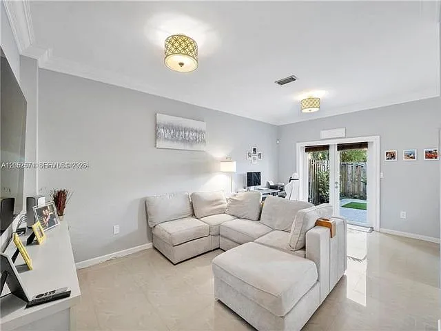 4960 SW 136th Ave — Photo 5
