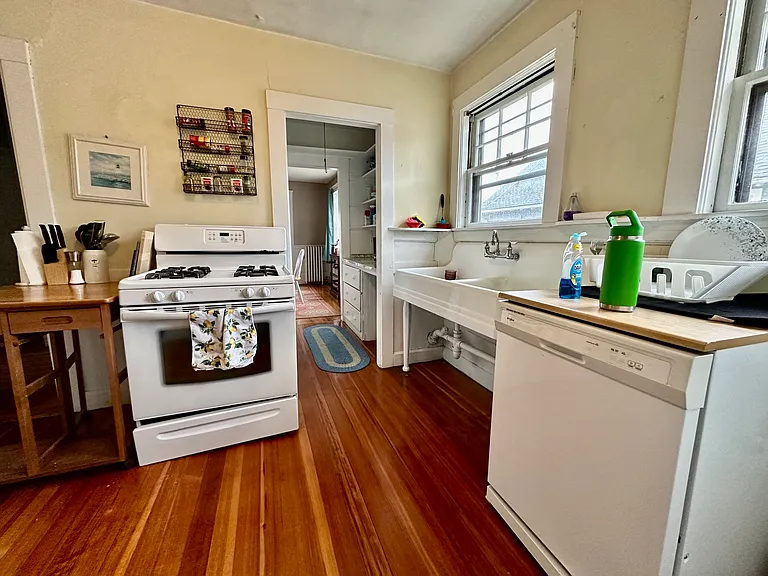 102 Bennett St #2 — Photo 10