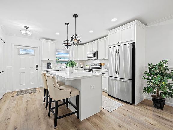 3rd image of 2400 NE 36th Street #3