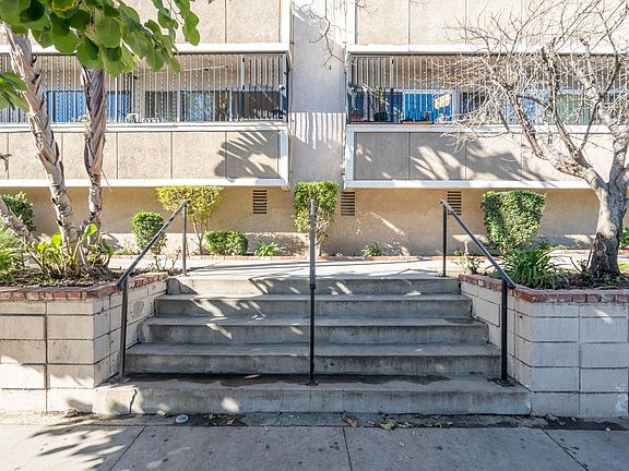 2nd image of 7461 Hazeltine Ave #13