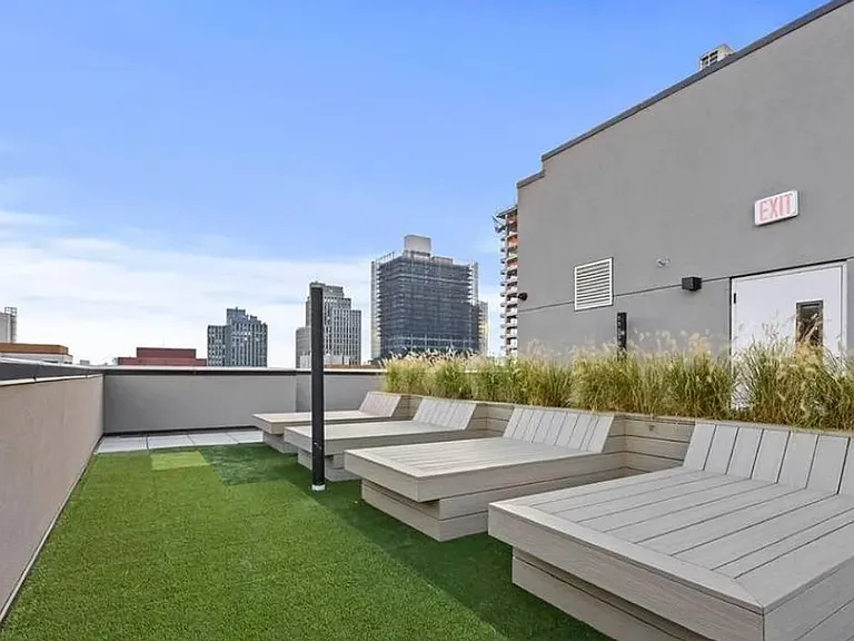 558 Sackett St #6A — Photo 8