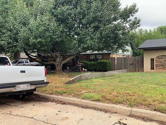 2nd image of 641 Redstone Ave