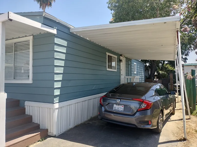 65 Sylvia St — Photo 4