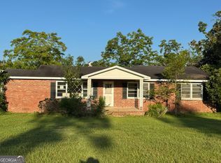 66 Hinson St, Hahira, GA 31632