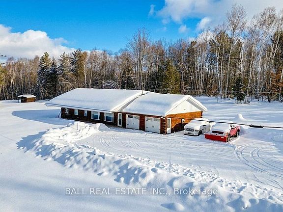 2nd image of 250 Lakeview Rd