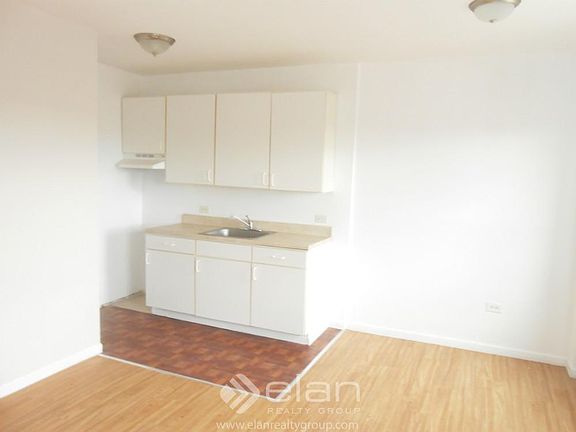 4th image of 1528 W Morse Ave APT 605