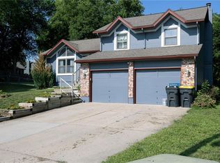 1103 SW Eastman Ct, Blue Springs, MO 64015