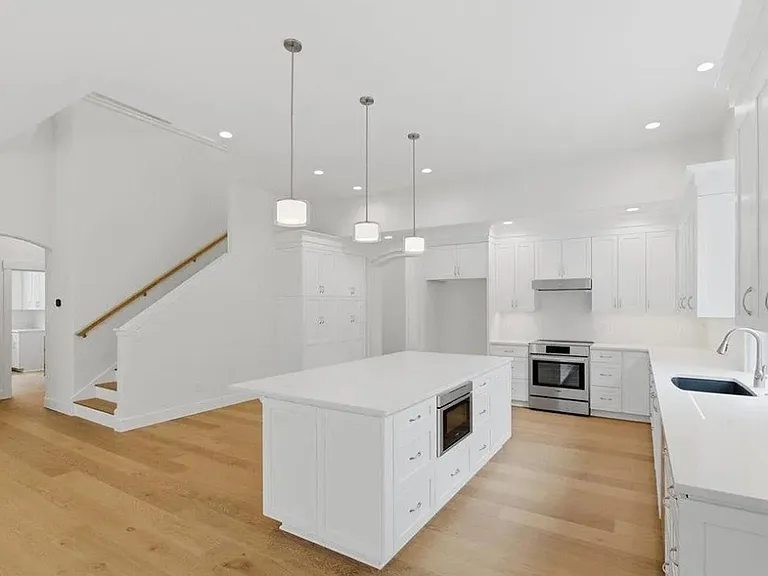 2799 NW Romancier Dr — Photo 12