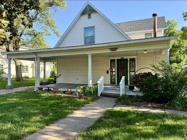 306 W Nemaha St, Blue Hill, NE 68930