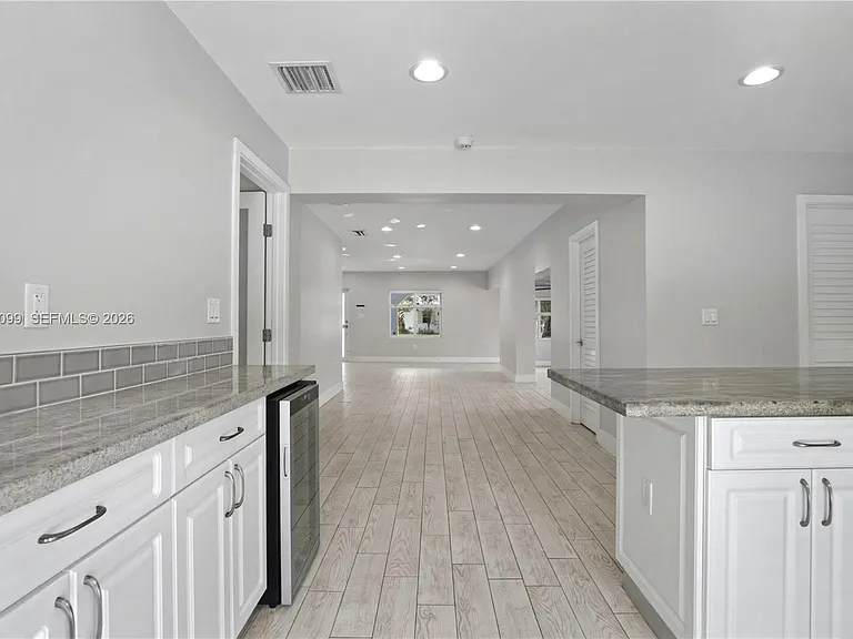 6511 SW 44th St — Photo 13