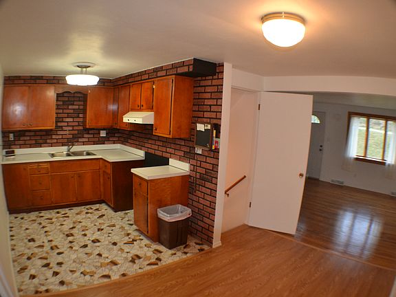 4th image of 11210 Bluebird Dr