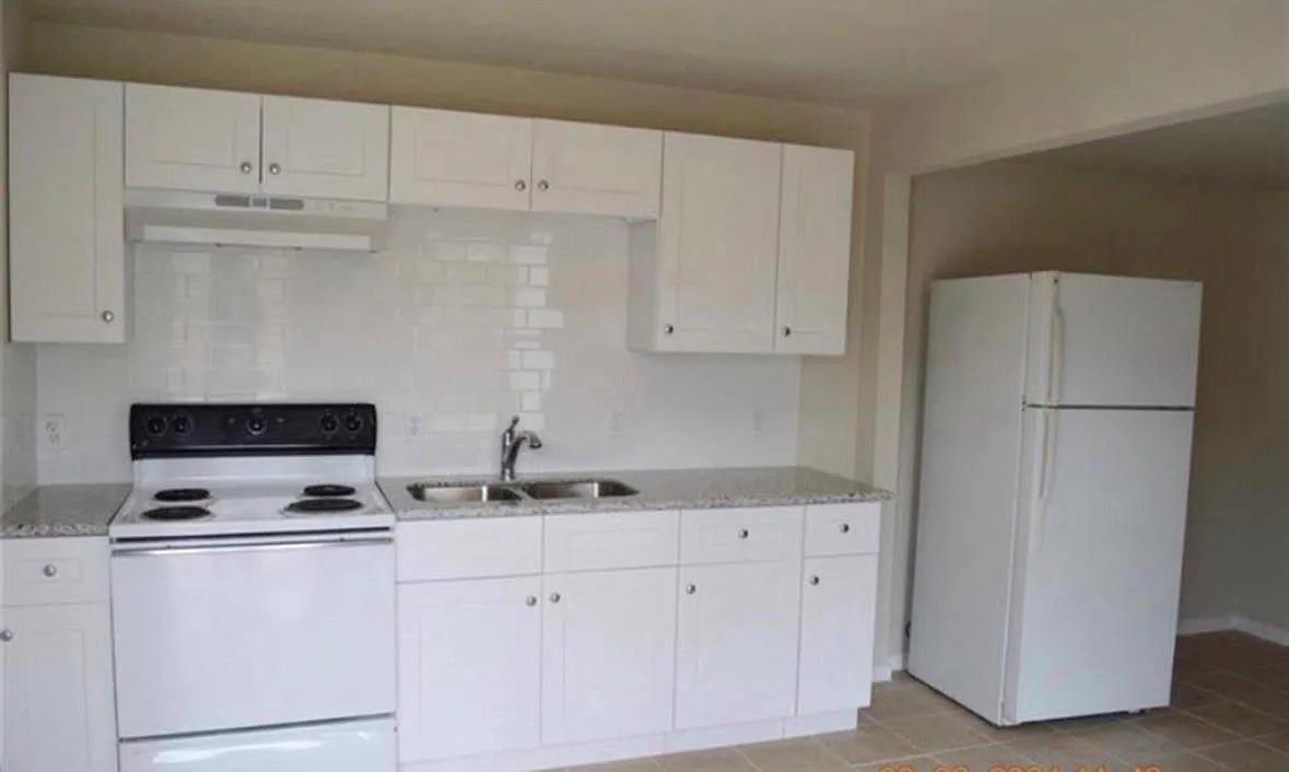 2 bed, 1.0 bath, 600 sqft, $950 — Photo 3