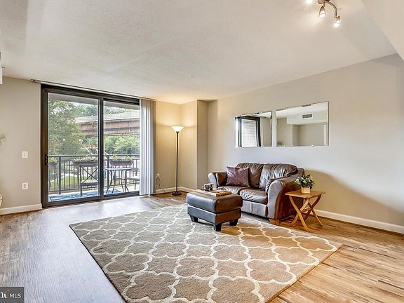 4th image of 2451 Midtown #416