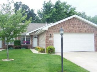 7012 Tompkins Ct, Griffith, IN 46319