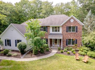 38 Duncan Phyfe Ln, Slingerlands, NY 12159