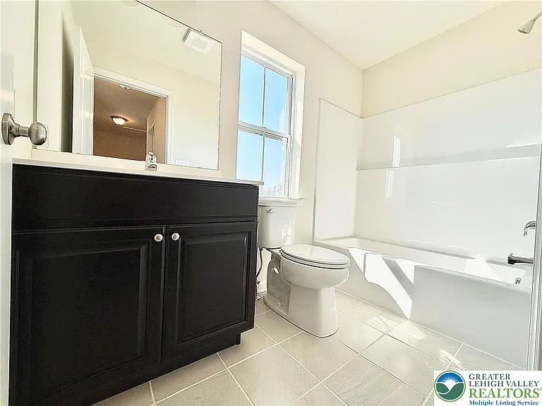 3740 Samantha Ln — Photo 10