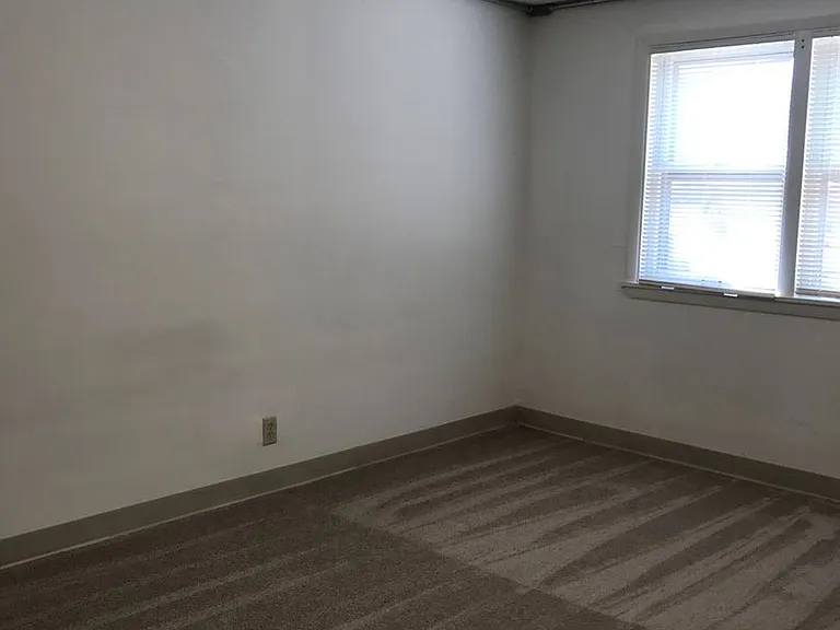 State Street Apartments — Photo 7