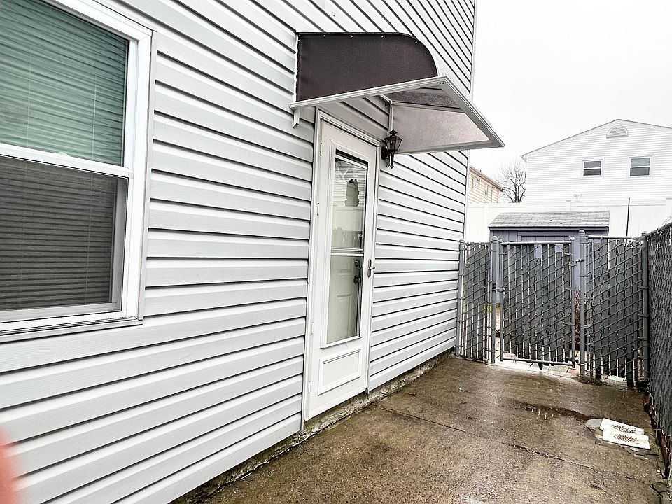 1st image of 158 Colon Ave #1