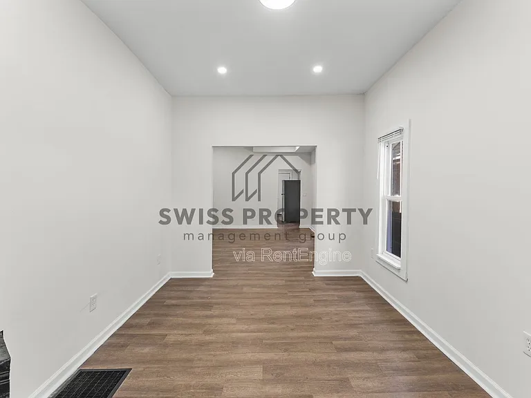 1339 Mooberry St — Photo 8