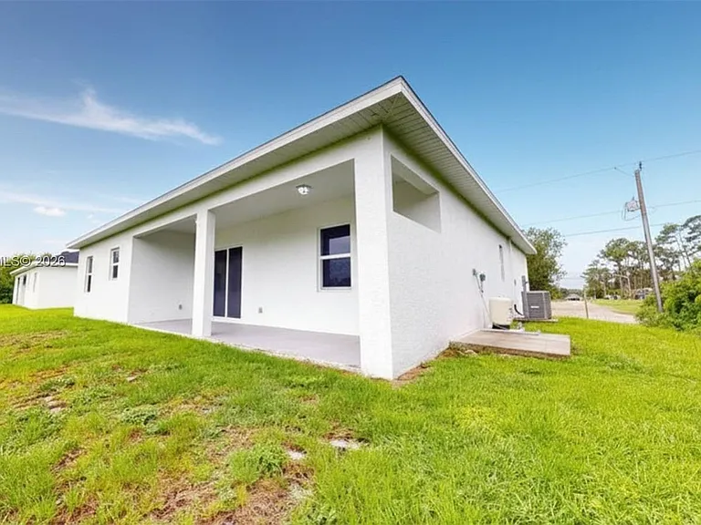 6050 Stratton Rd — Photo 3
